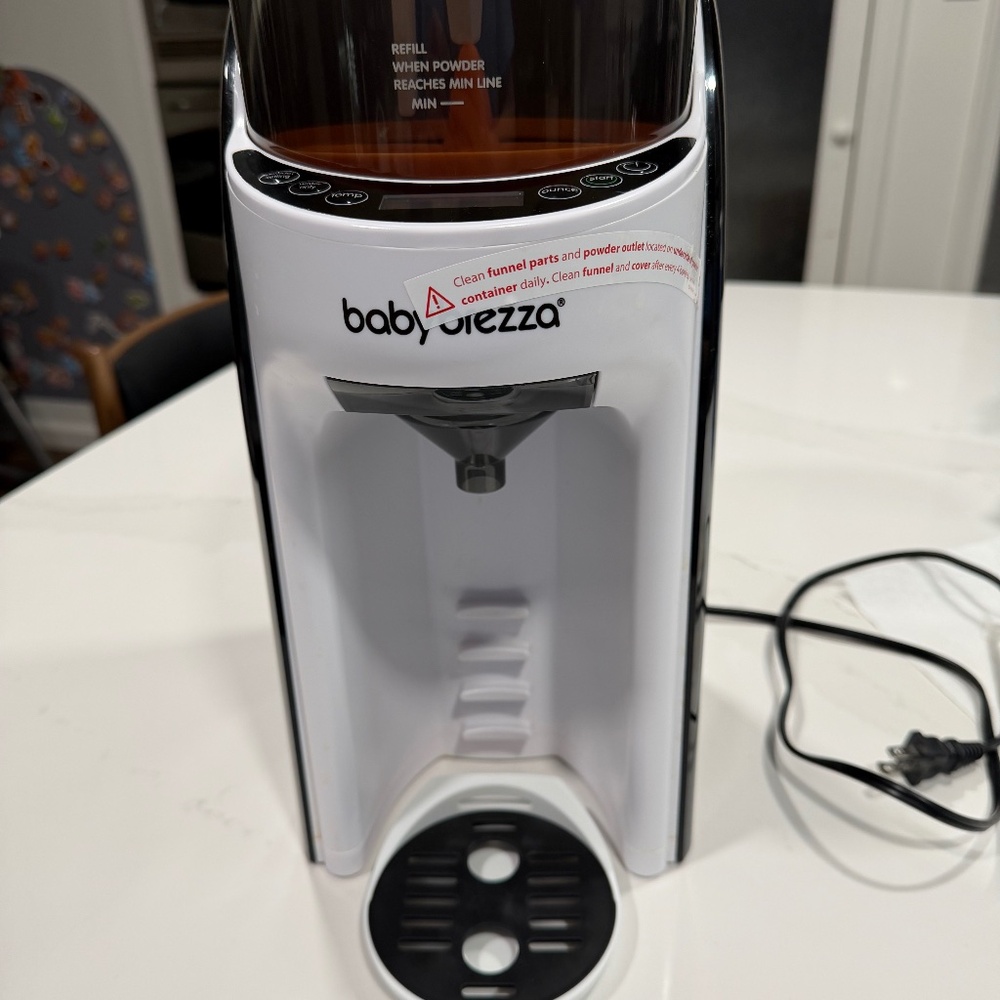 Baby Brezza Formula Pro, white